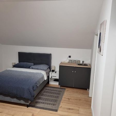 Sobe Marta Hotel Trgovisce Bagian luar foto