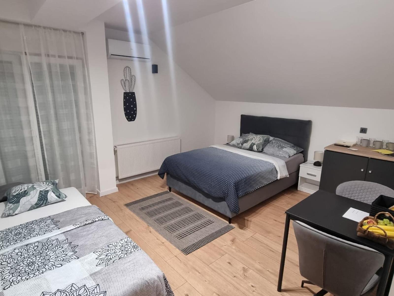 Sobe Marta Hotel Trgovisce Bagian luar foto