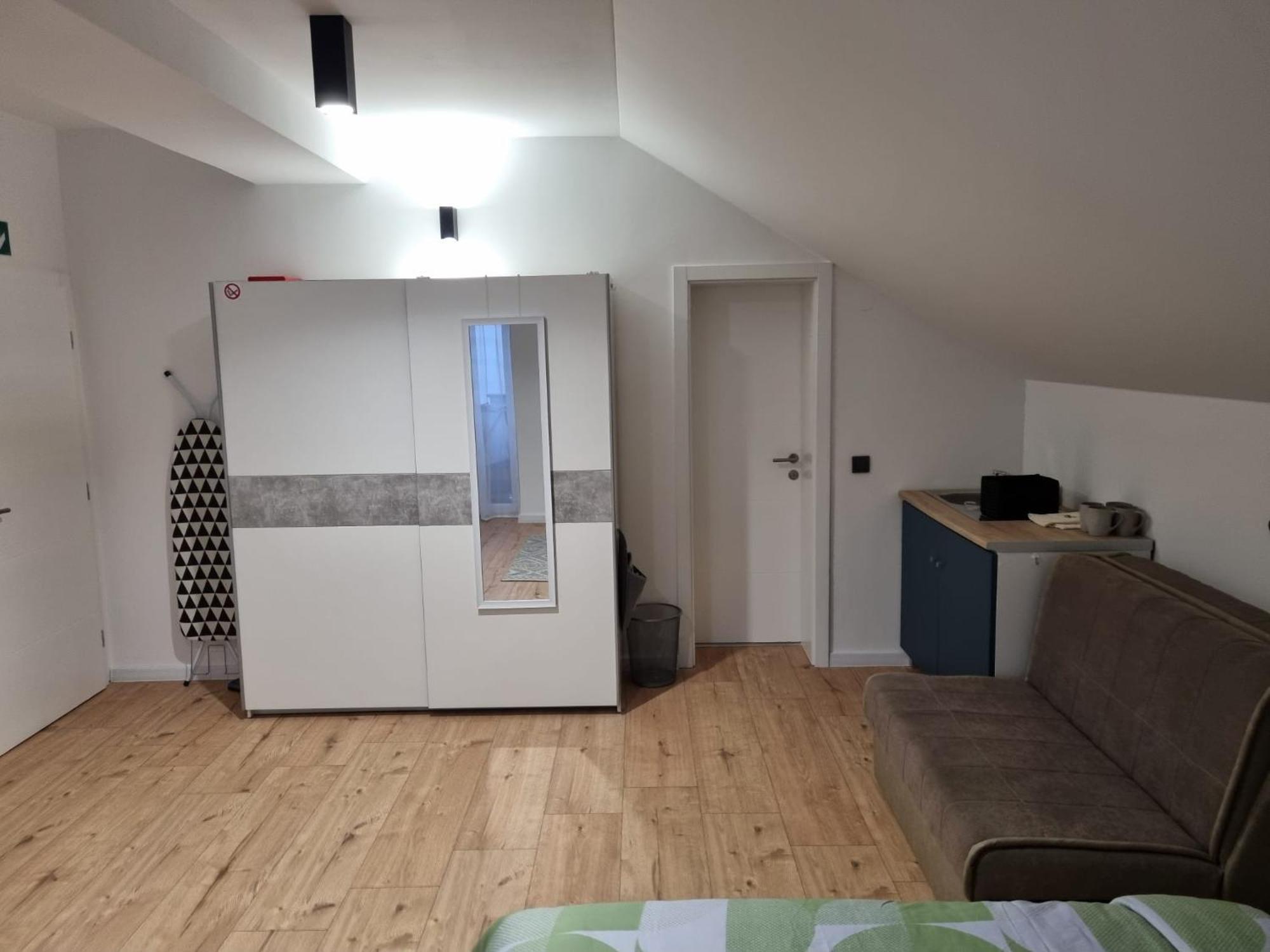 Sobe Marta Hotel Trgovisce Bagian luar foto
