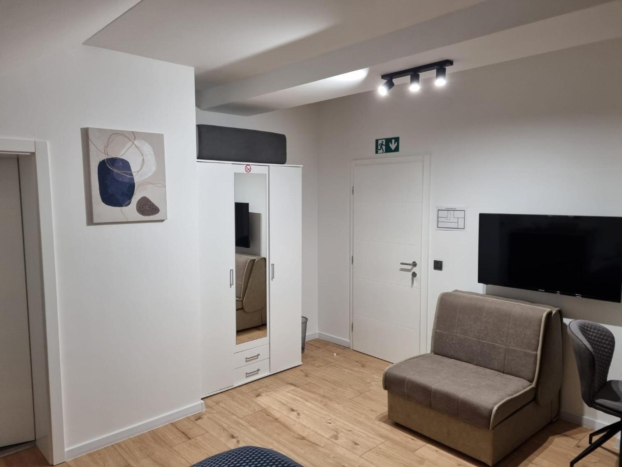 Sobe Marta Hotel Trgovisce Bagian luar foto