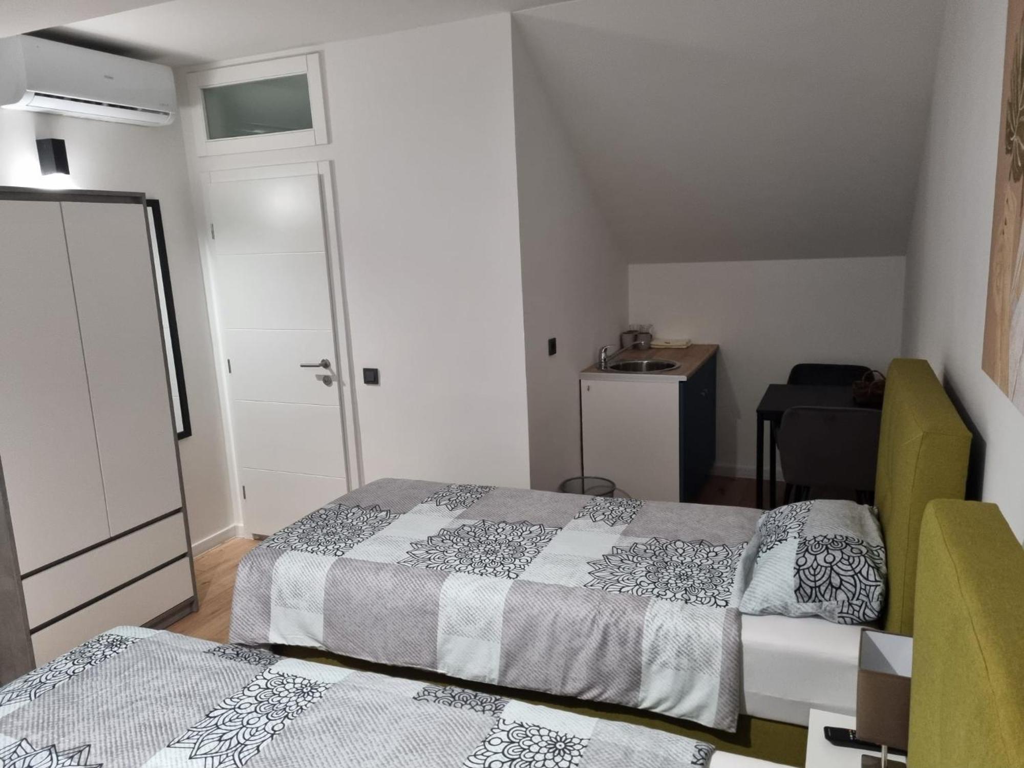 Sobe Marta Hotel Trgovisce Bagian luar foto